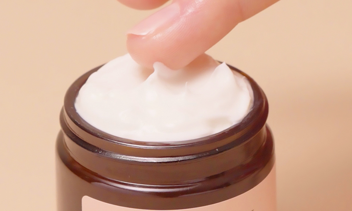 Choosing the best face moisturiser for menopausal skin